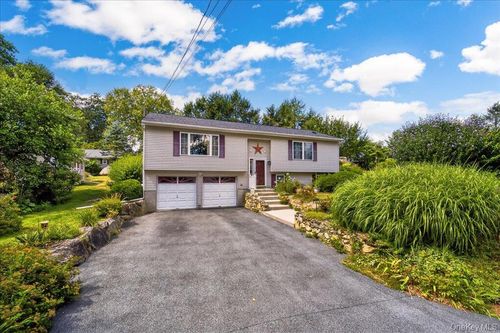 16 Overlin Rd, Patterson, NY, 12563-8949 | Card Image