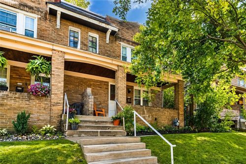 754 Shady Dr E, Mt. Lebanon, PA, 15228-2312 | Card Image