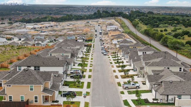 Bird's eye view with a residential view | Image 4