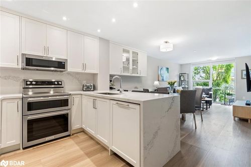 111-5025 4 Springs Ave, Mississauga, ON, L5R0G5 | Card Image