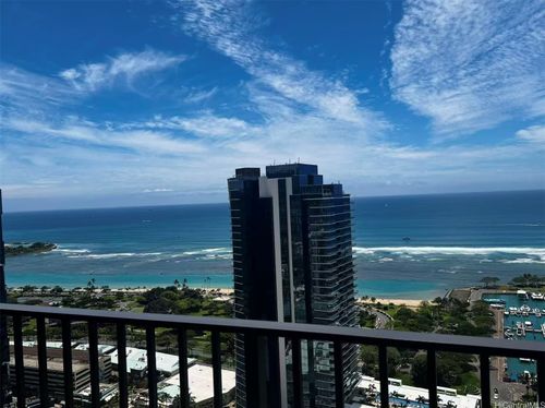 4002-987 Queen St, Honolulu, HI, 96814-3341 | Card Image