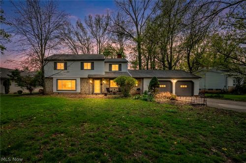 24720 Dundee Dr, Richmond Heights, OH, 44143-1734 | Card Image