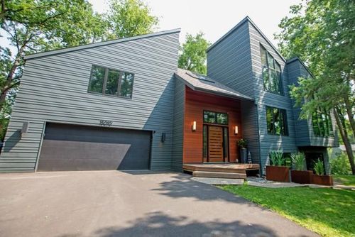 15010 Woods Edge, Minnetonka, MN, 55345-2900 | Card Image