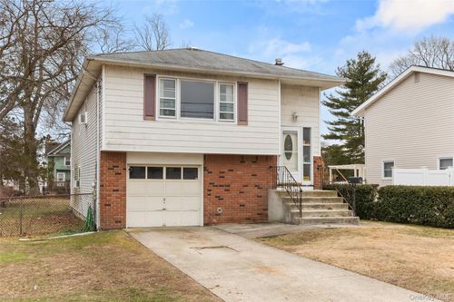 14 Cumberland Street, West Babylon, NY, 11704 | Card Image