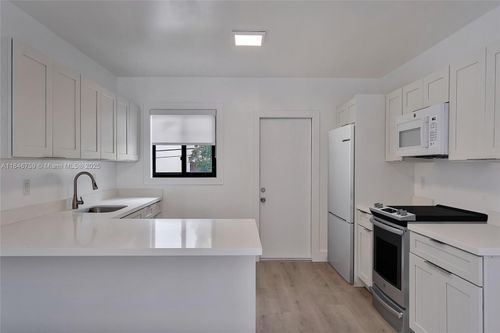 apt-3-711 Beacom Blvd, Miami, FL, 33135-3034 | Card Image