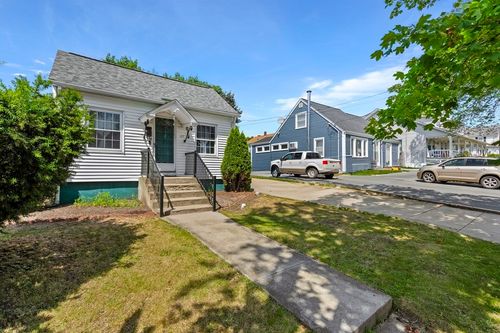 127 Gladstone St, Cranston, RI, 02920-7251 | Card Image