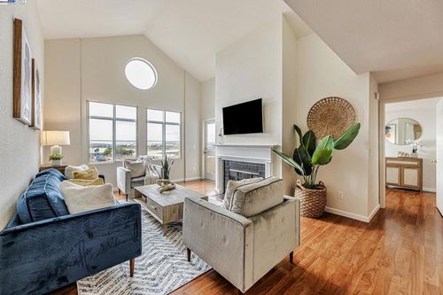 apt-1307-535 Pierce St, Albany, CA, 94706-1054 | Card Image