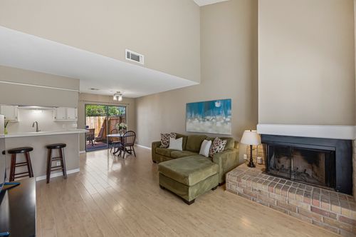 15-5604 Woodrow Ave, Austin, TX, 78756-1746 | Card Image