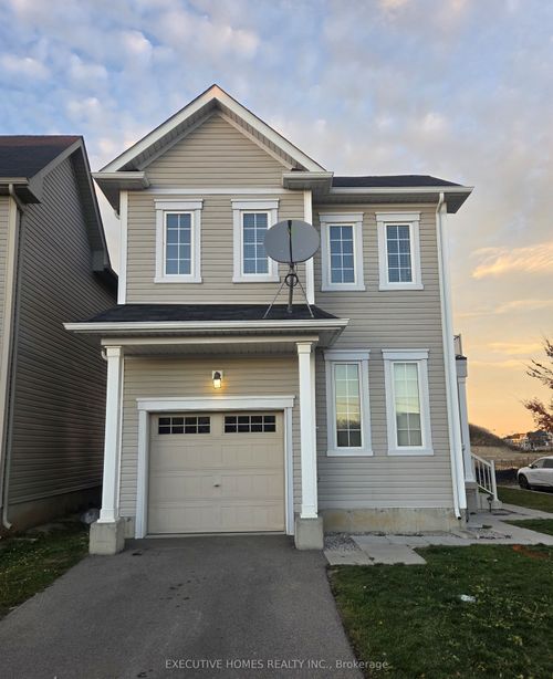 204 Maclachlan Ave, Caledonia, ON, N3W0E2 | Card Image