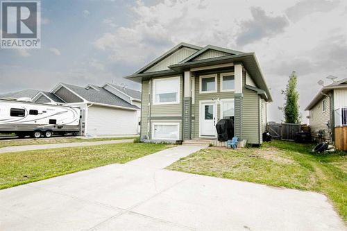 9609 113 Ave, Clairmont, AB, T8X5C5 | Card Image