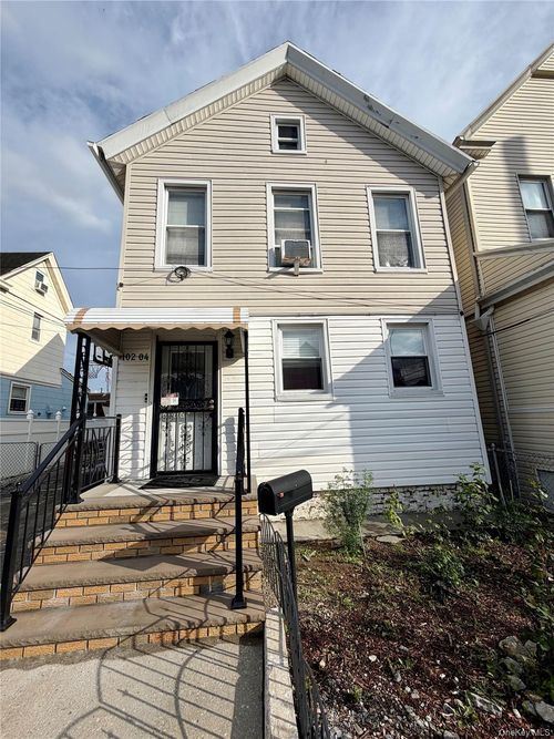 10204 97th Avenue, New York, NY, 11416 | Card Image