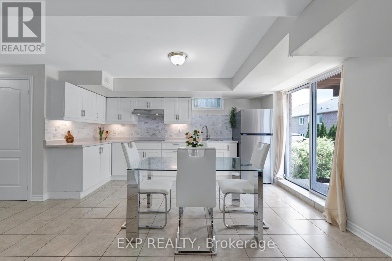 Residential in Newmarket (Woodland Hill) 3