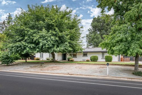 9796 N Millbrook Avenue, Fresno, CA, 93720 | Card Image