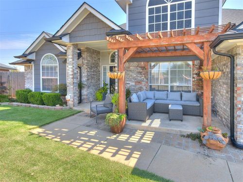 2932 Canyon Oaks Ct, Norman, OK, 73071-2112 | Card Image