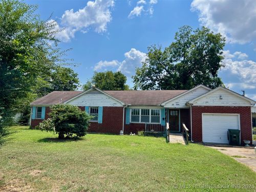 1636 E 4th St, Okmulgee, OK, 74447-3913 | Card Image