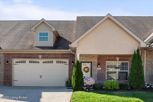27 Pheasant Glen Dr, Shelbyville, KY, 40065-7037 | Card Image