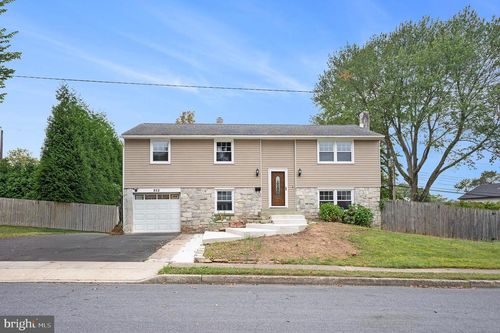 852 Lombardy Dr, LANSDALE, PA, 19446-3116 | Card Image