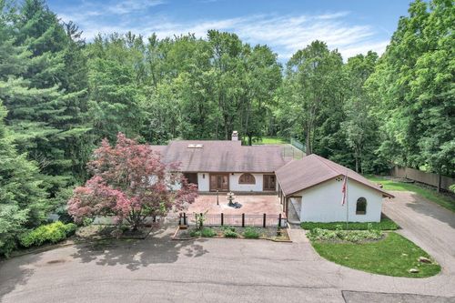 71 Denison Dr, Granville, OH, 43023-1480 | Card Image