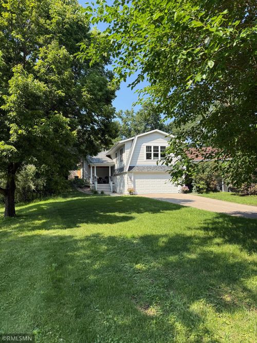 16610 Cottage Grove Ave, Wayzata, MN, 55391-2902 | Card Image