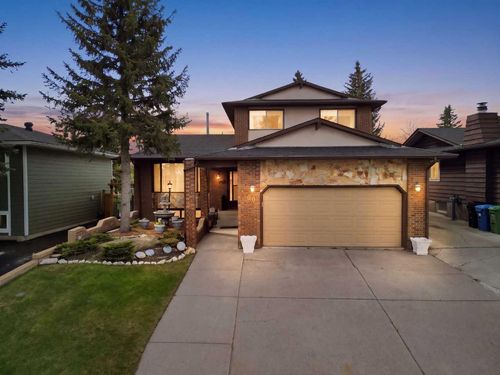 480 Berkley Cres Nw, Calgary, AB, T3K1A8 | Card Image