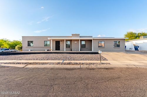 7601 E 45th St, Tucson, AZ, 85730-2424 | Card Image