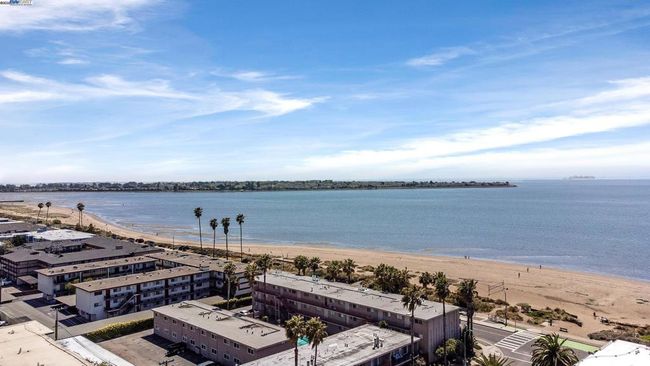 UNIT-212 - 325 Kitty Hawk Rd, Condo with 2 bedrooms, 1 bathrooms and 1 parking in Alameda CA | Image 33