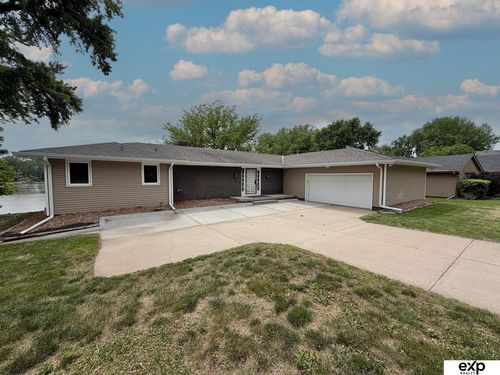 460 Lakehurst Dr, Waterloo, NE, 68069-9711 | Card Image