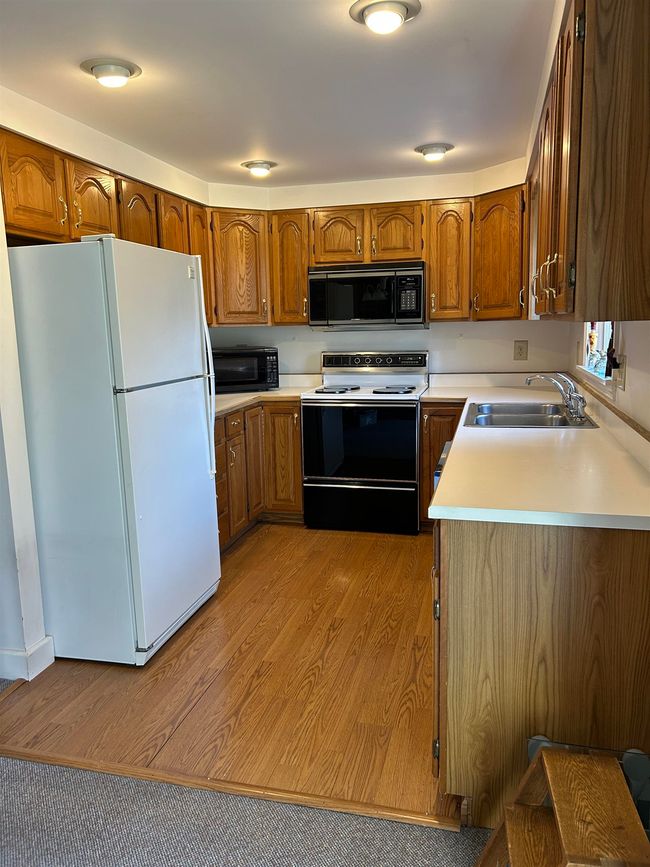 19 Fieldstone Way, Condo with 2 bedrooms, 2 bathrooms and null parking in White River Junction VT | Image 5