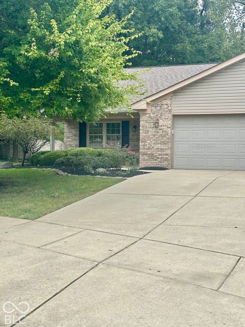 8930 Stepping Stone Way, Avon, IN, 46123-5310 | Card Image