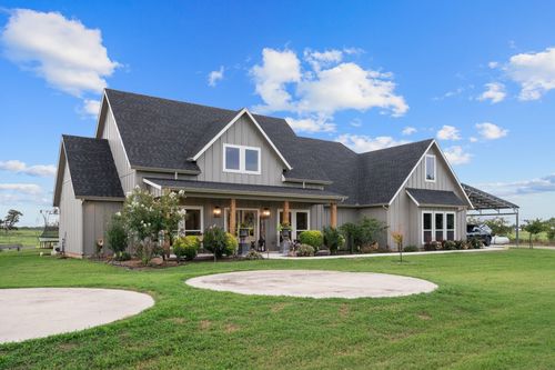 109 County Road 2696, Alvord, TX, 76225-3069 | Card Image