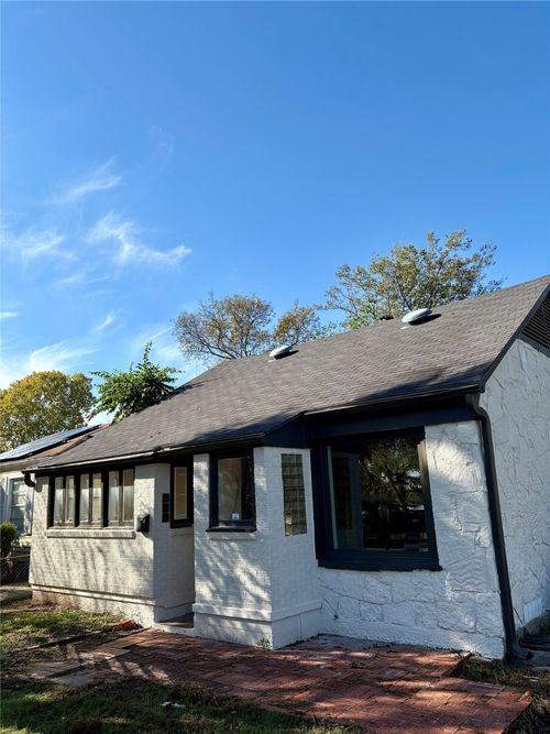 915 Hartsdale Dr, Dallas, TX, 75211-2567 | Card Image