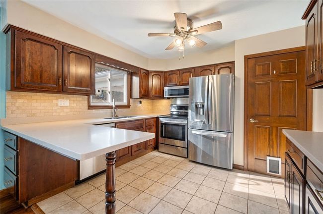 2425 Us Route 30, House other with 3 bedrooms, 2 bathrooms and 2 parking in Hookstown PA | Image 6