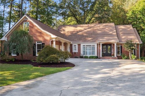 8900 River Trace Dr, Johns Creek, GA, 30097-2422 | Card Image
