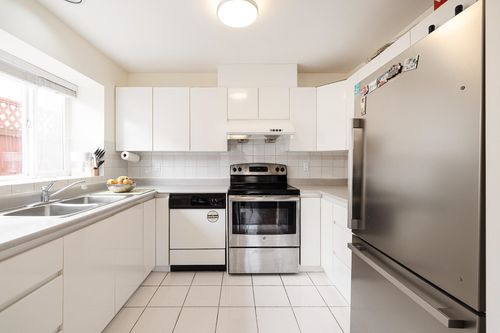 8573 Laurel St, Vancouver, BC, V6P3V4 | Card Image