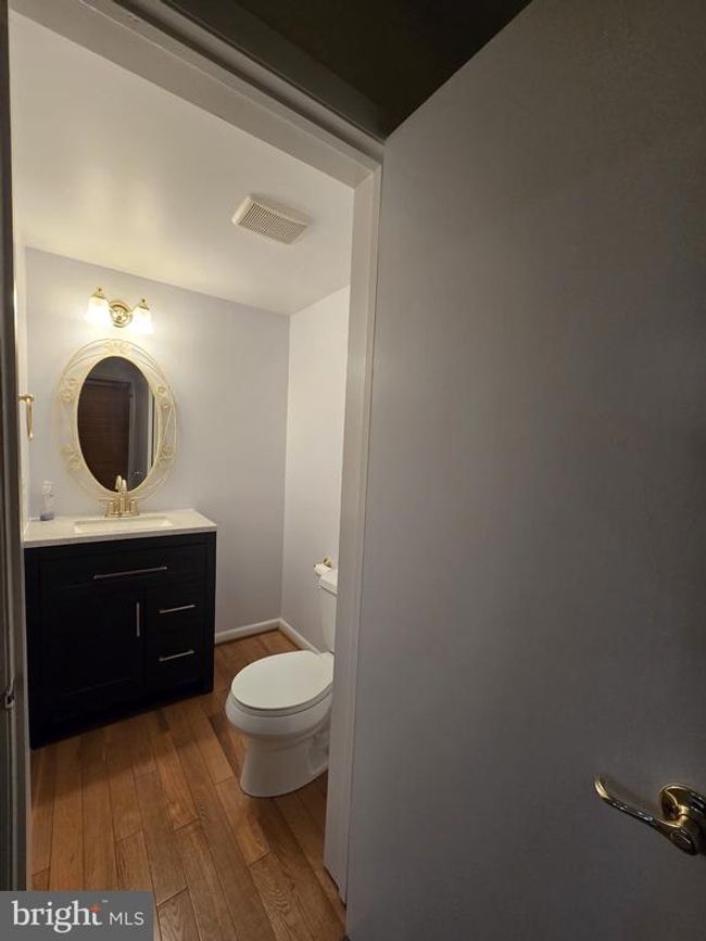 11721 Newbridge Ct, Townhouse with 4 bedrooms, 4 bathrooms and null parking in RESTON VA | Image 8
