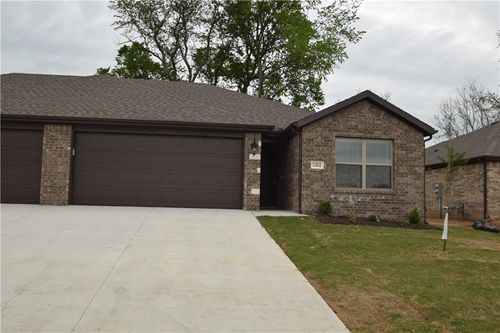 1562 Sandpiper St, Centerton, AR, 72719-6068 | Card Image