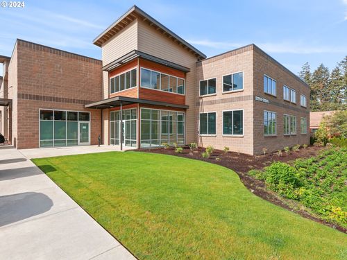 d-21600 Se Stark St, Gresham, OR, 97030-2028 | Card Image