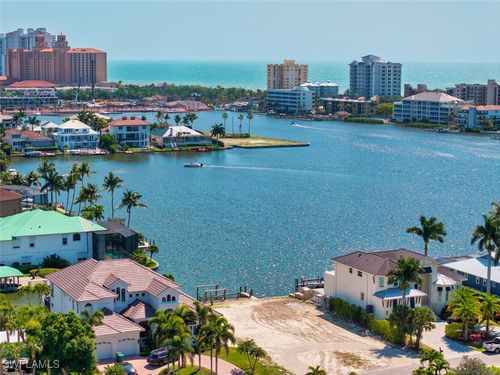 348 Lagoon Ave, NAPLES, FL, 34108-2317 | Card Image