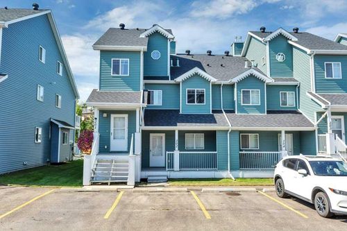 201-5220 50a Avenue, Sylvan Lake, AB, T4S1E5 | Card Image