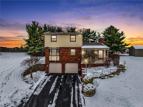 112 June Dr, Mckeesport, PA, 15133-3738 | Card Image