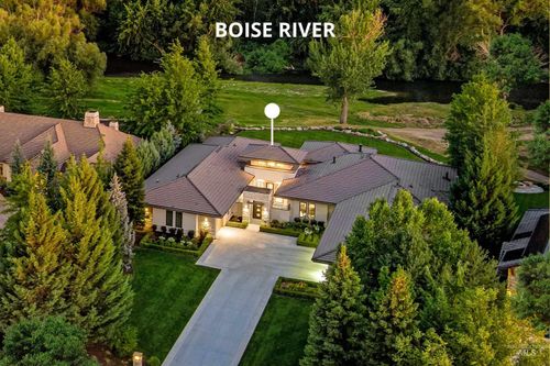 325 W Rivermont Ln, Eagle, ID, 83616-5784 | Card Image