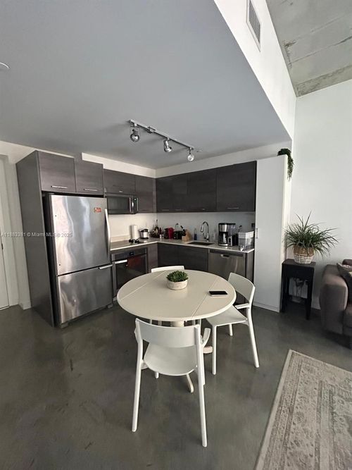 apt-703-151 Se 1st St, Miami, FL, 33131-1428 | Card Image