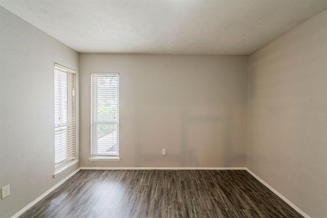5802 Evening Shadows Ln, House other with 3 bedrooms, 2 bathrooms and 2 parking in Spring TX | Image 7