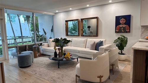 apt-217-1408 Brickell Bay Dr, Miami, FL, 33131-3618 | Card Image