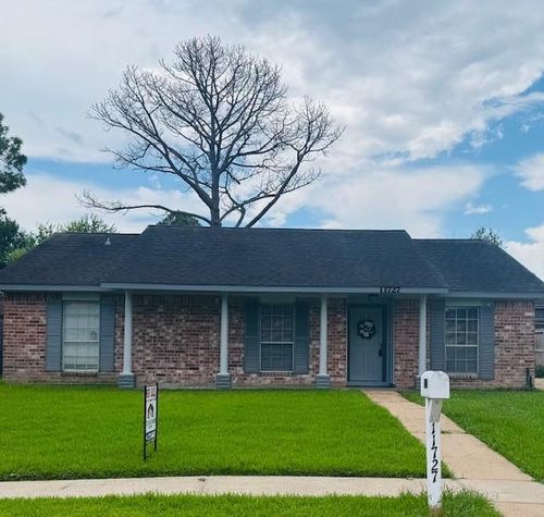 11727 Scottsdale Dr, Meadows Place, TX, 77477-1719 | Card Image