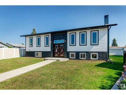 63 Glenwood Cres, Stony Plain, AB, T7Z1A4 | Card Image