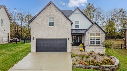 365 Frontier Dr, Clarksville, TN, 37043-2301 | Card Image