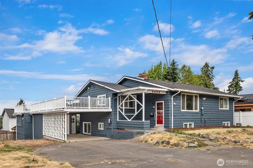 24029 24th Avenue S, Des Moines, WA, 98198 | Card Image