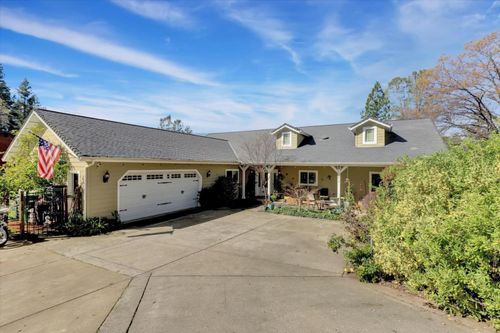 18814 Norlene Way, Grass Valley, CA, 95949-7217 | Card Image