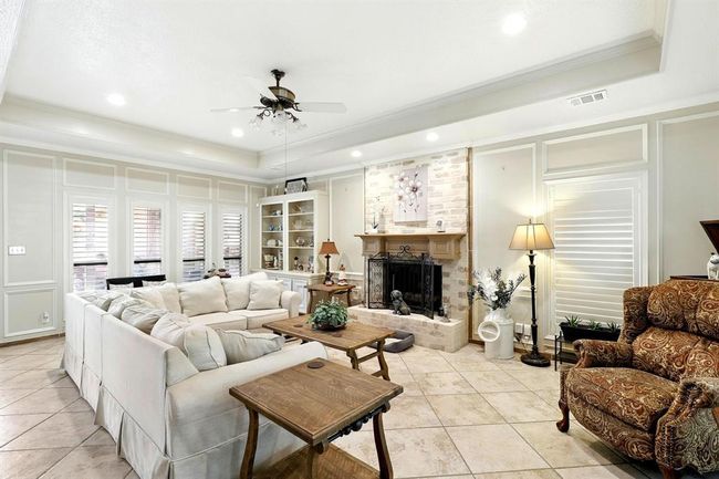 Family Room Alternate View | Image 9